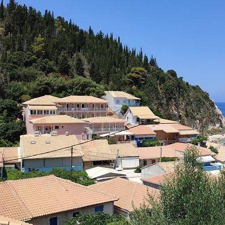 Villa Spiros อาโยส นิกีตัส ภายนอก รูปภาพ