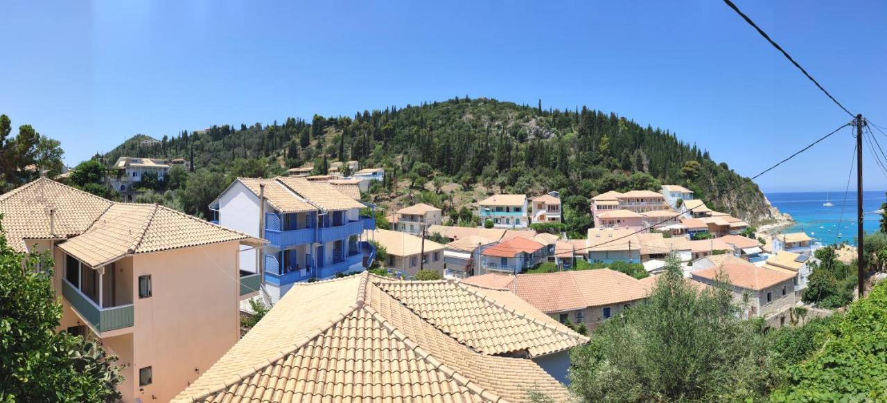 Villa Spiros อาโยส นิกีตัส ภายนอก รูปภาพ