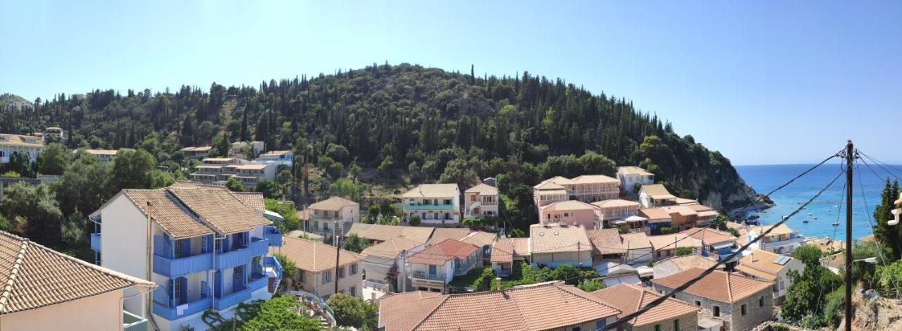 Villa Spiros อาโยส นิกีตัส ภายนอก รูปภาพ