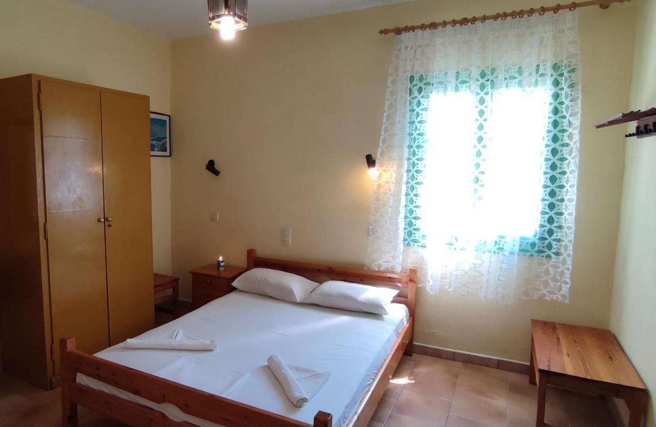 Villa Spiros อาโยส นิกีตัส ภายนอก รูปภาพ